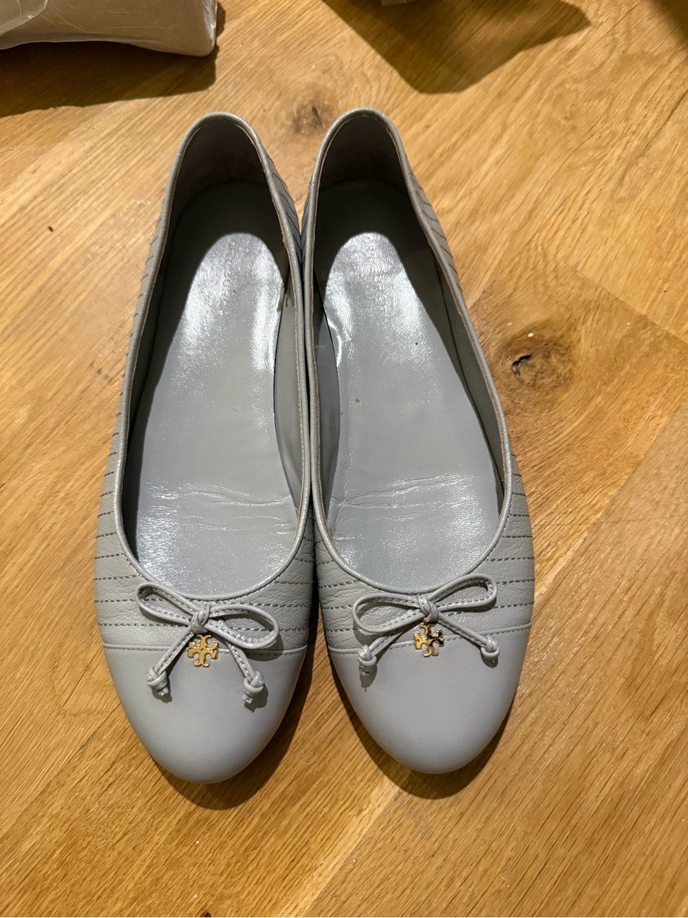 Tory Burch Light Gray Leather Bow Ballet Flats